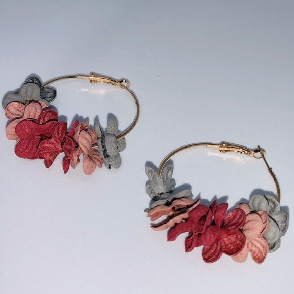 (G3) Floral Hoop Earrings - Picture 4 of 7
